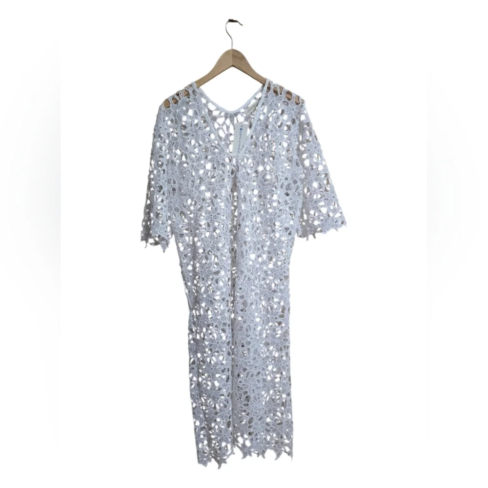 Chic White Crochet Beach Cover-Up - Picture 5 of 7
